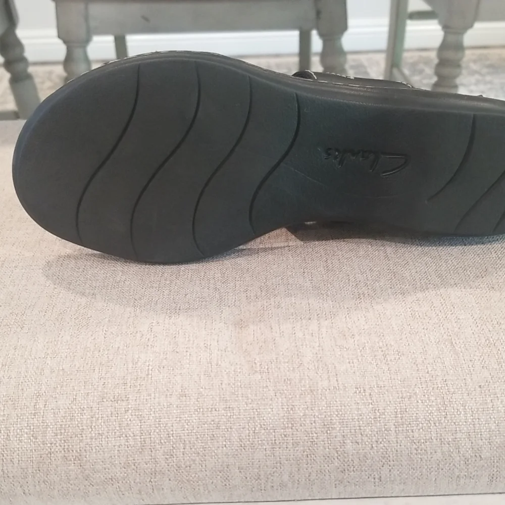 Women's Sandals - Picture 3 of 5